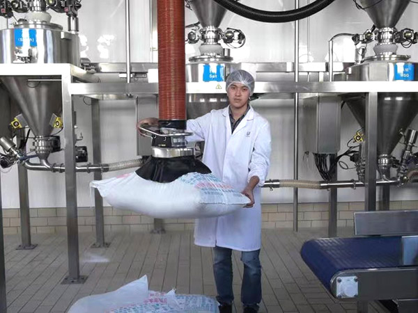 氣管吸吊機-包裝袋使用現(xiàn)場